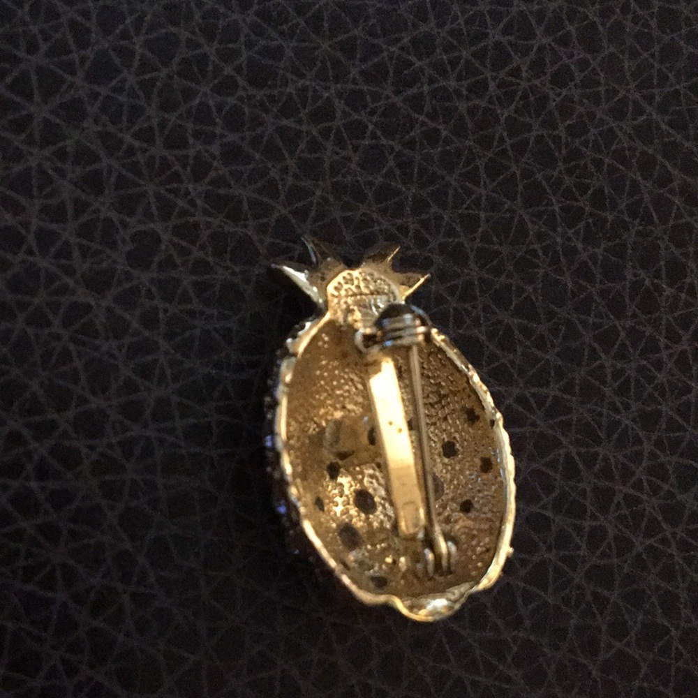 Sparkly pineapple pin - Picture 4 of 4